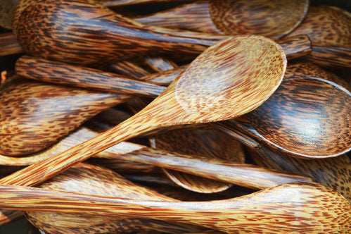 Löffel aus natürlichen Kokosnussholz